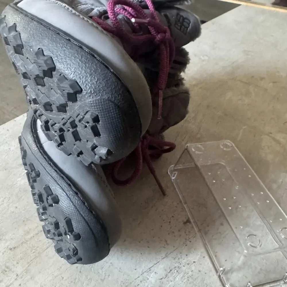 Columbia Minx Shorty Omni-Heat Waterproof Boots 6Y - EU 38 Womens 7.5-8 Gray